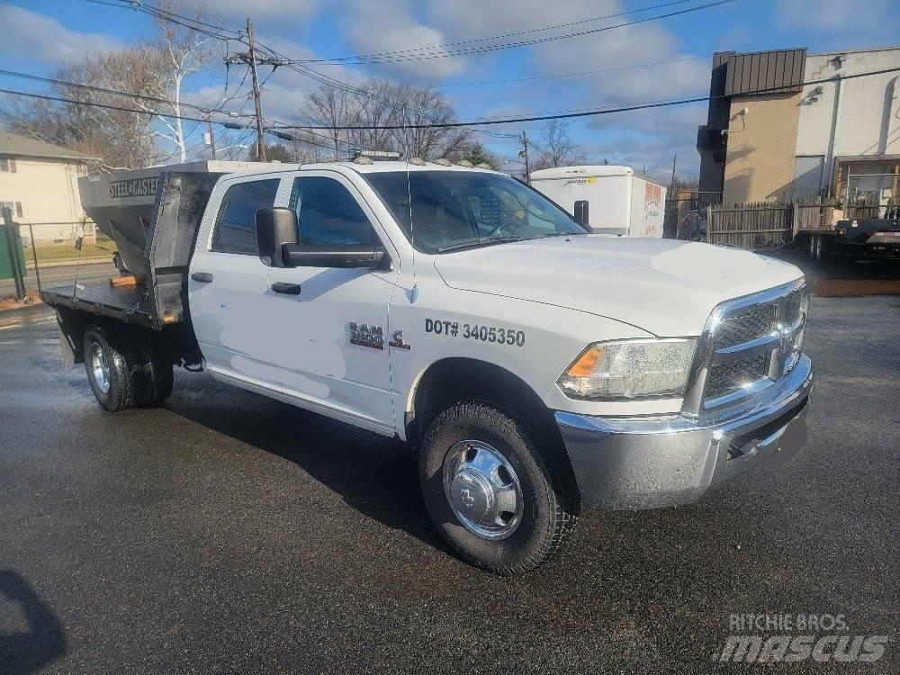 Dodge Ram 3500 Вантажівки-платформи/бокове розвантаження
