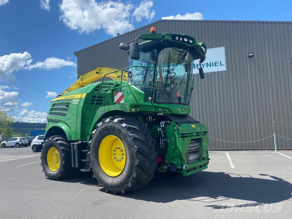 John Deere 8200 Фуражні комбайни