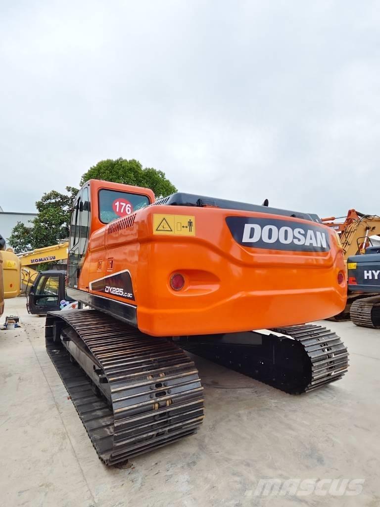 Doosan DX 225 LC-9C Гусеничні екскаватори