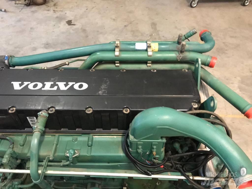 Volvo D12 Двигуни