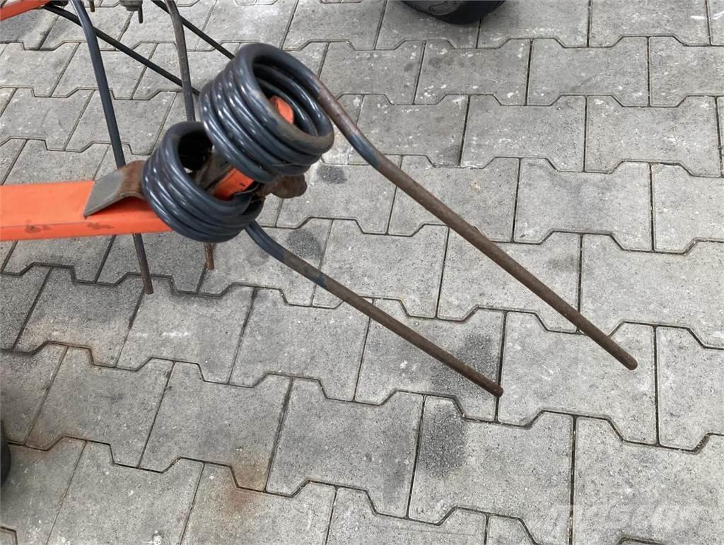 Kuhn GF 5001 MH Граблі і сінозворушувачі