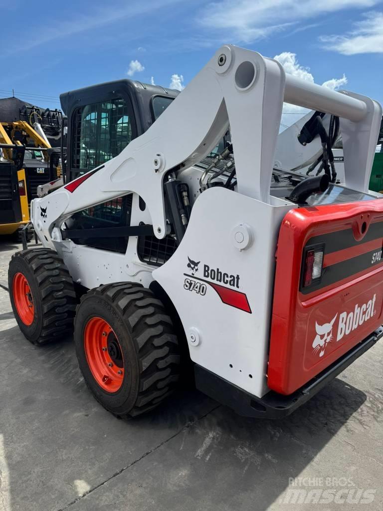 Bobcat S 740 Міні-навантажувачі