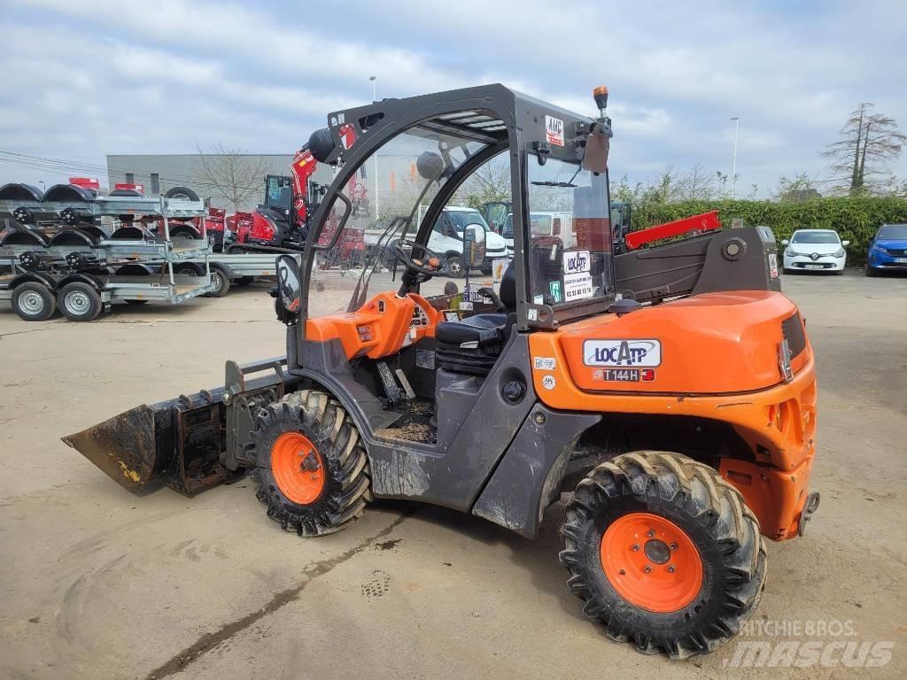 Ausa T 144 H Телескопічні навантажувачі