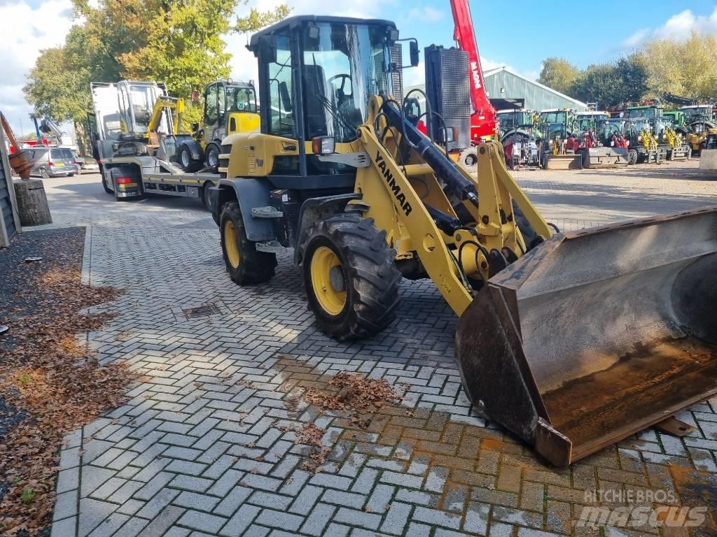 Yanmar V 120 Фронтальні навантажувачі
