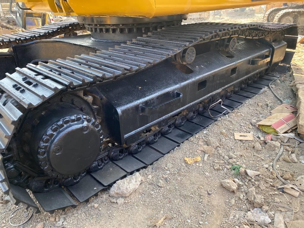 Komatsu PC240-7 Гусеничні екскаватори