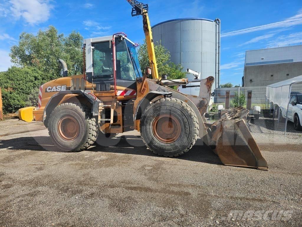 CASE 621 D Фронтальні навантажувачі
