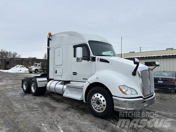 Kenworth T680 Тягачі