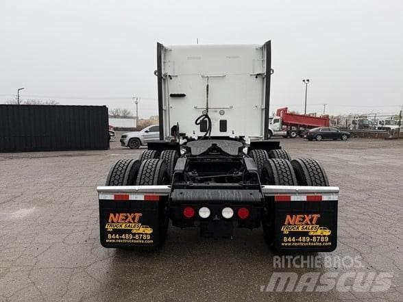 Kenworth T680 Тягачі