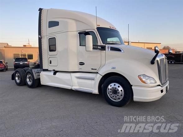 Kenworth T680 Тягачі