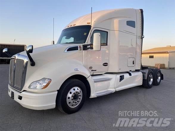Kenworth T680 Тягачі