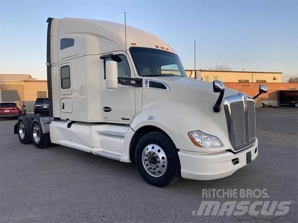 Kenworth T680 Тягачі