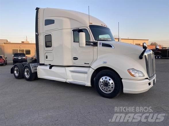 Kenworth T680 Тягачі