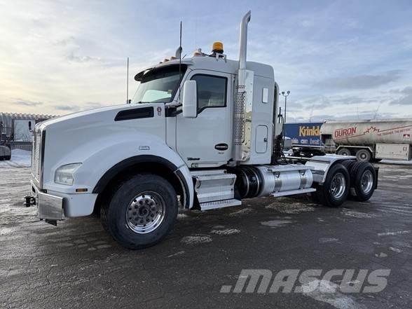 Kenworth T880 Тягачі