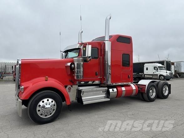 Kenworth W900L Тягачі