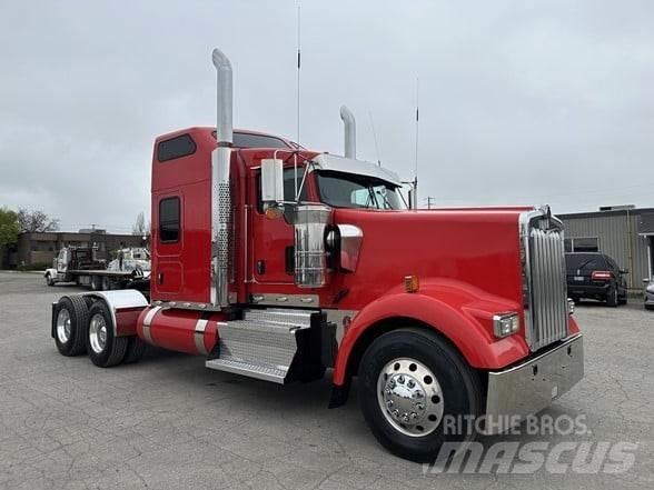 Kenworth W900L Тягачі