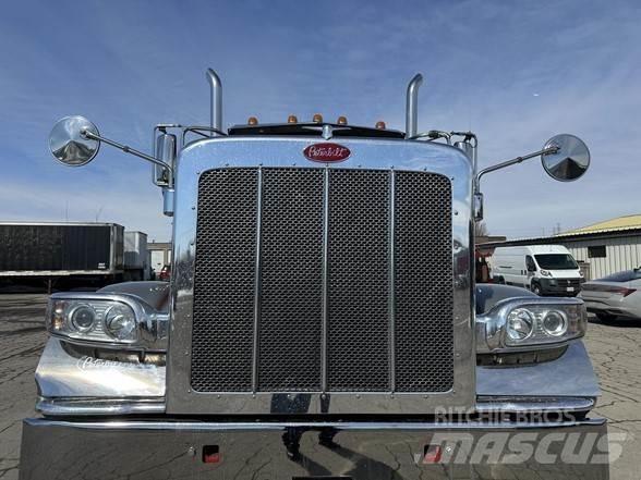 Peterbilt 389 Тягачі