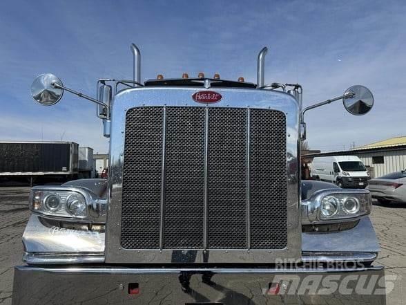Peterbilt 389 Тягачі
