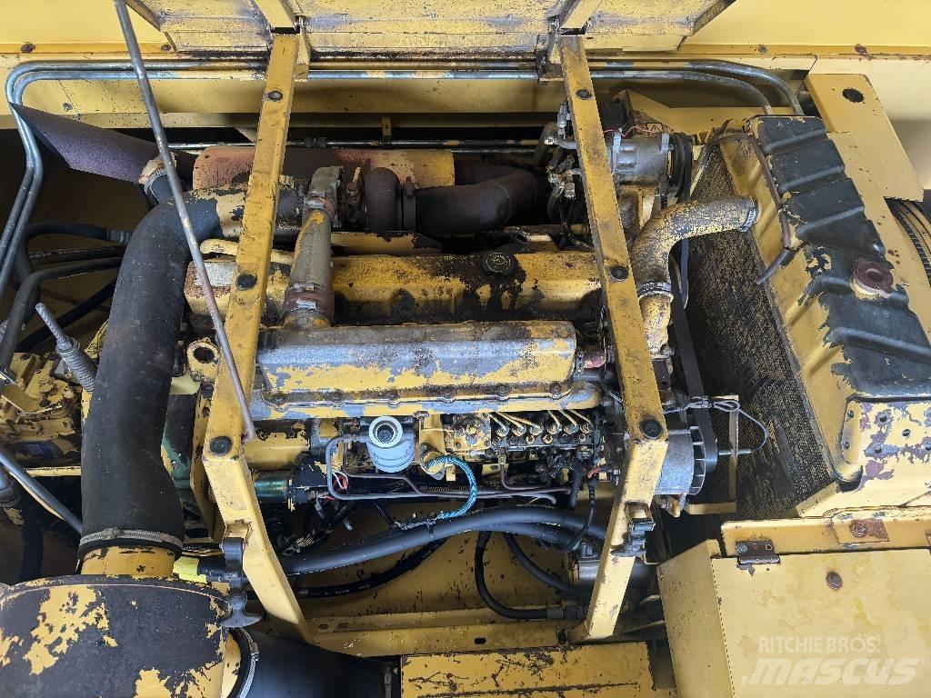 New Holland TX 65 Зернозбиральні комбайни
