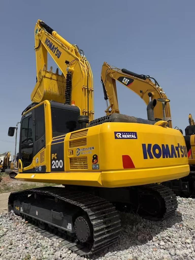 Komatsu 200-8 Гусеничні екскаватори