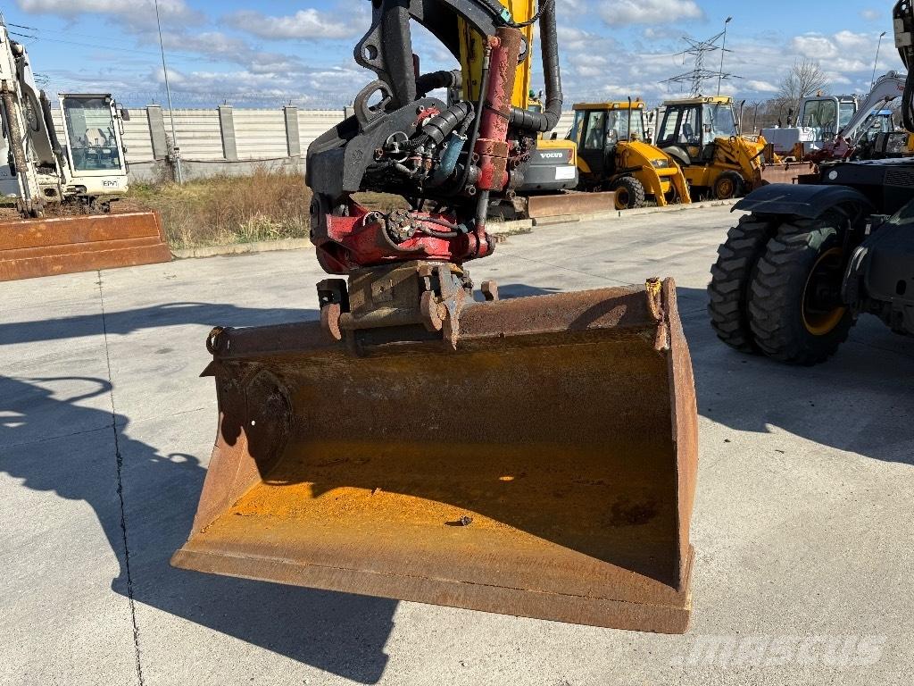 JCB Hydradig Колісні екскаватори