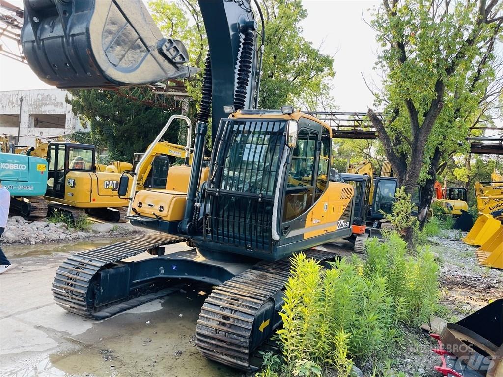 Hyundai 225 lc 9t Гусеничні екскаватори