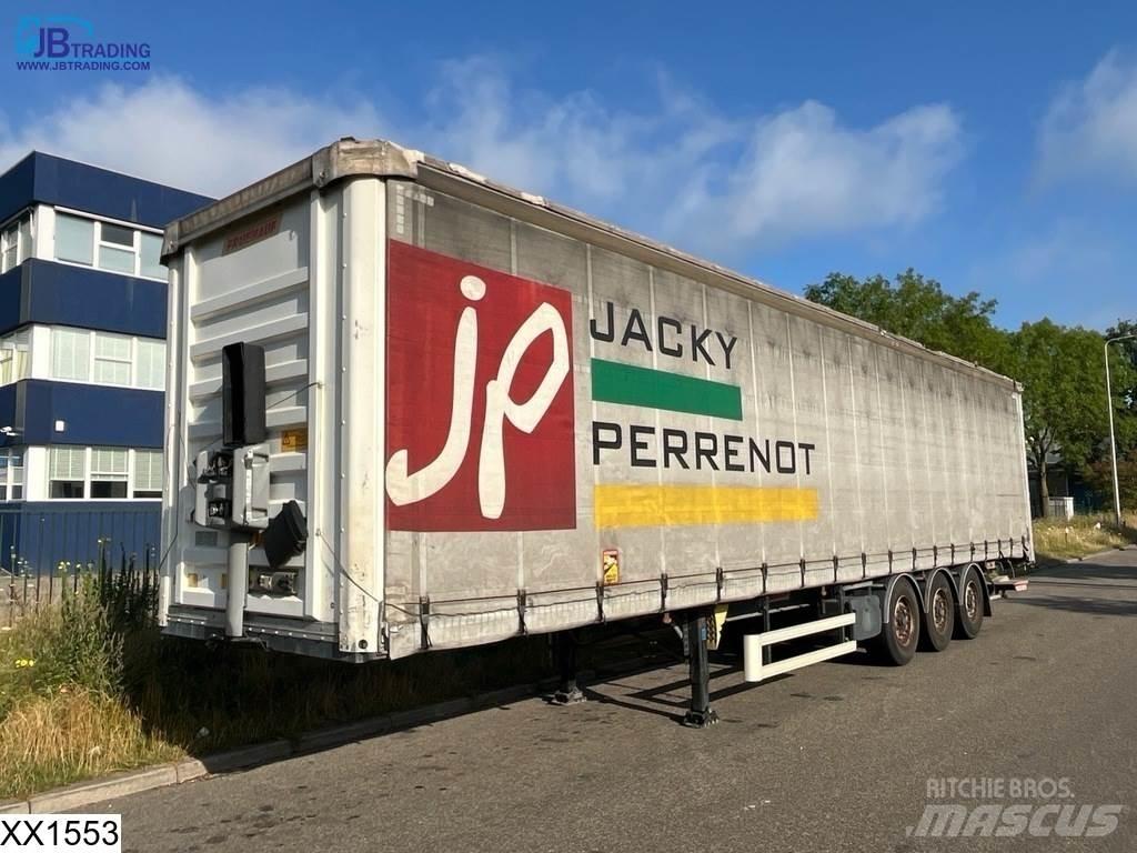 Fruehauf Tautliner Тентовані напівпричепи