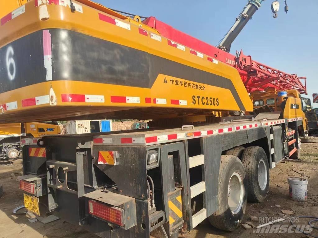 Sany STC250S Підйомно-транспортне обладнання і вантажні ліфти