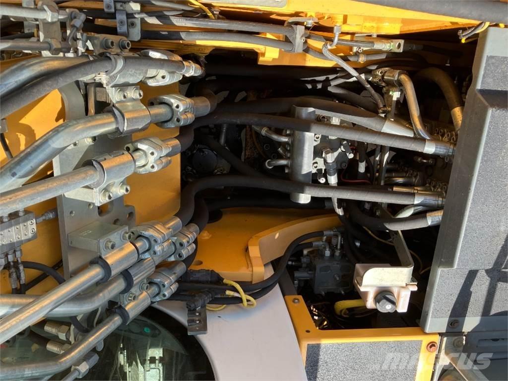 Liebherr R926 Гусеничні екскаватори