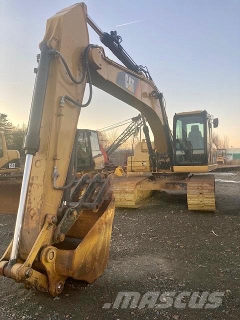 CAT 320 D Гусеничні екскаватори