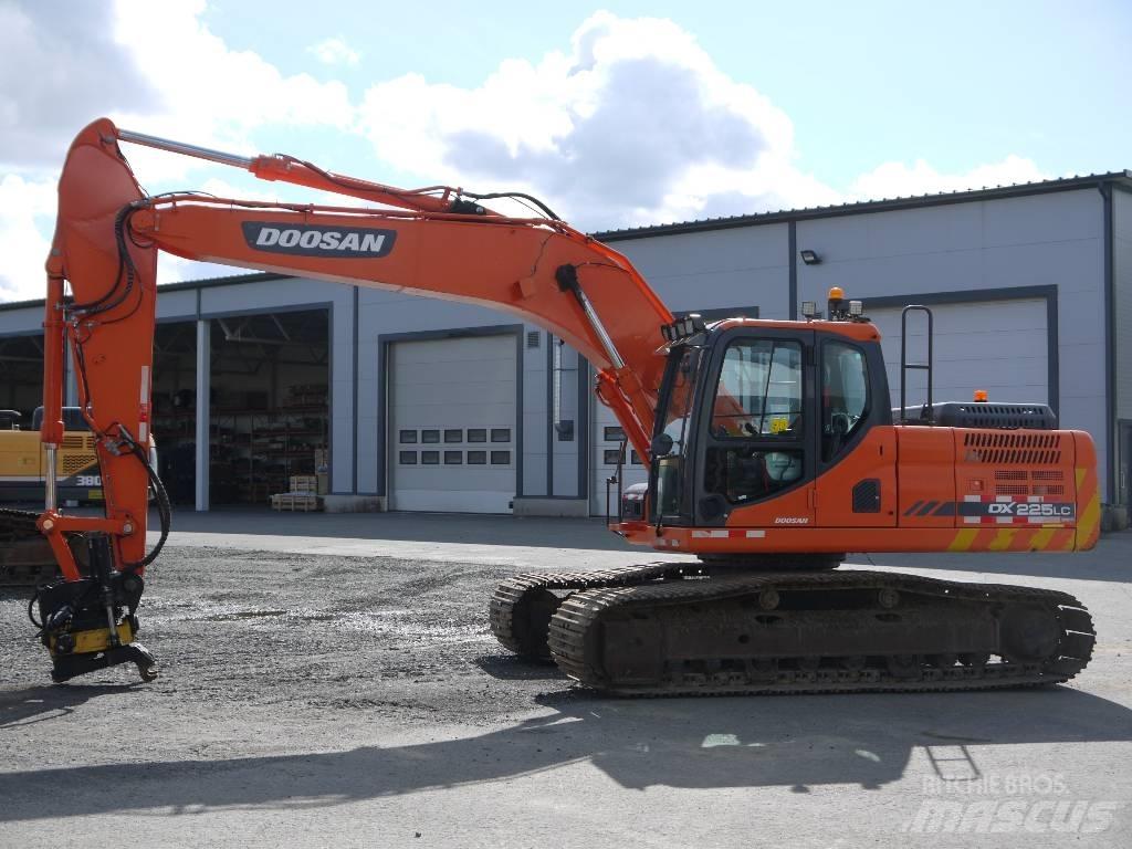 Doosan DX 225 LC-3 Гусеничні екскаватори
