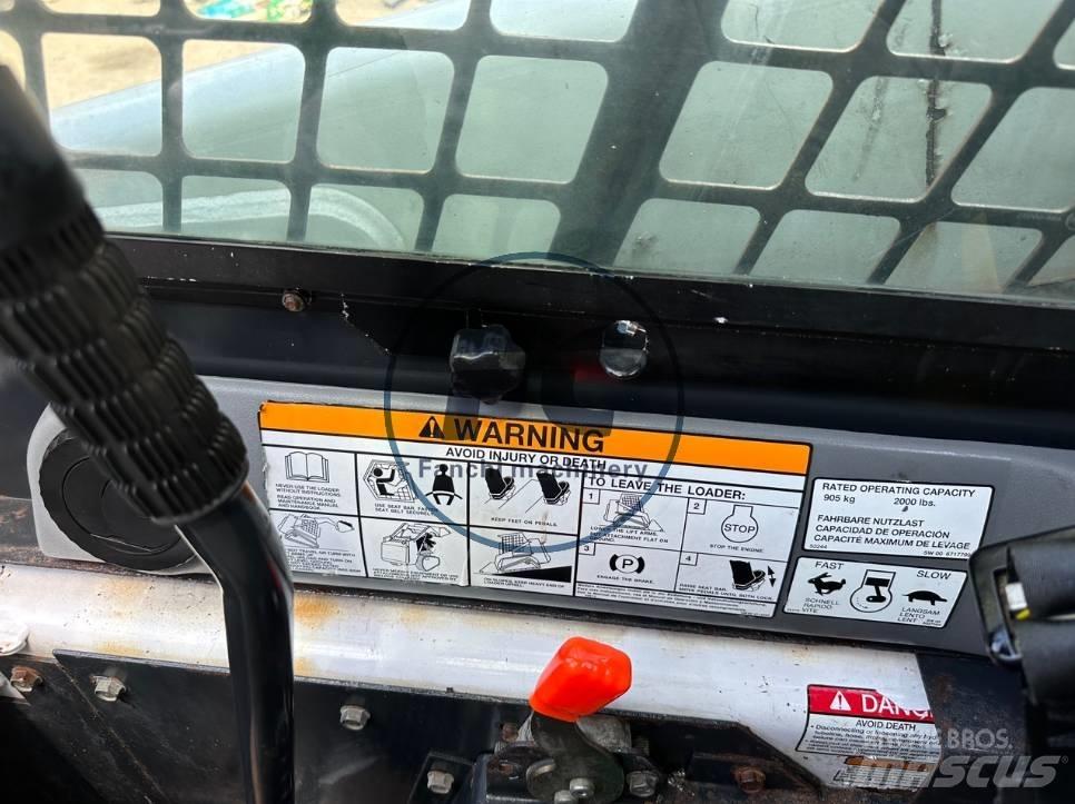 Bobcat 864 Міні-навантажувачі