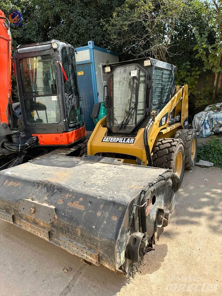 CAT 226 B Міні-навантажувачі