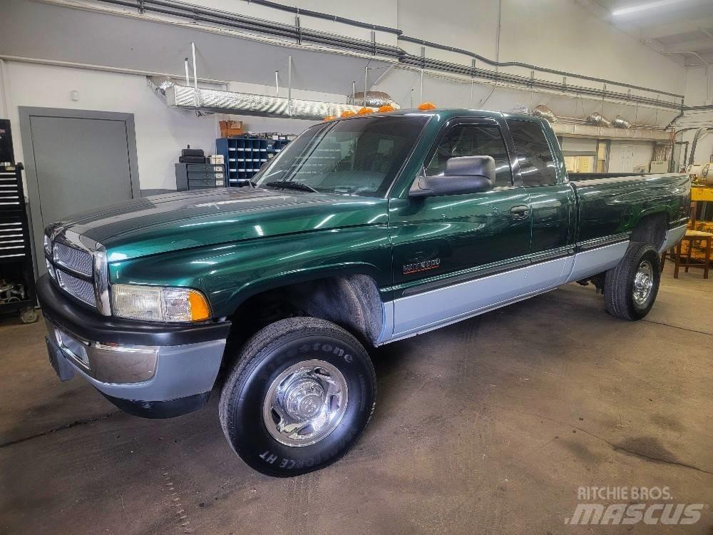 Dodge 2500 SLT Вантажівки / спеціальні