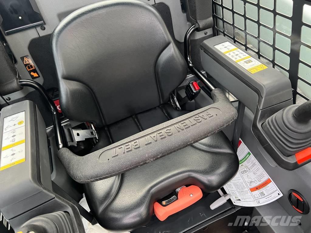 Bobcat T 76 Гусеничні вантажники