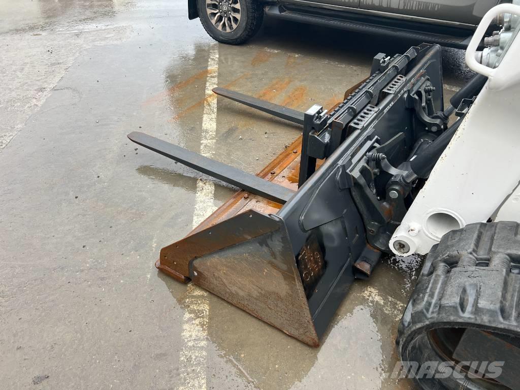 Bobcat T 76 Гусеничні вантажники