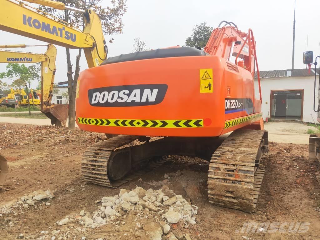 Doosan DH220LC-7 Гусеничні екскаватори