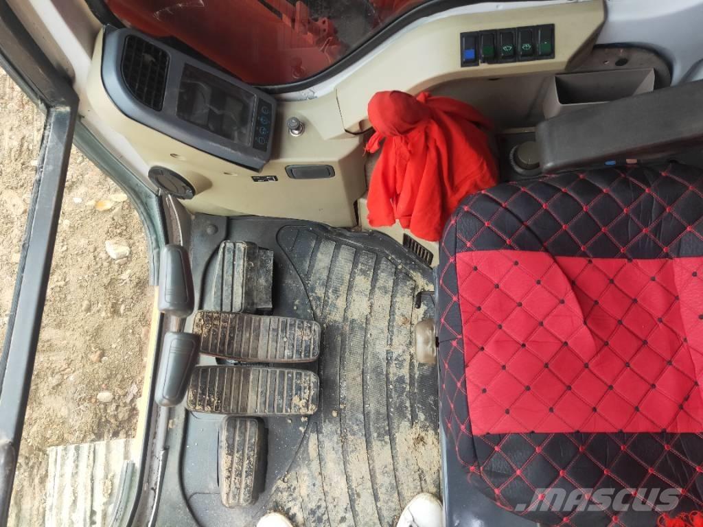 Doosan DH220LC-7 Гусеничні екскаватори