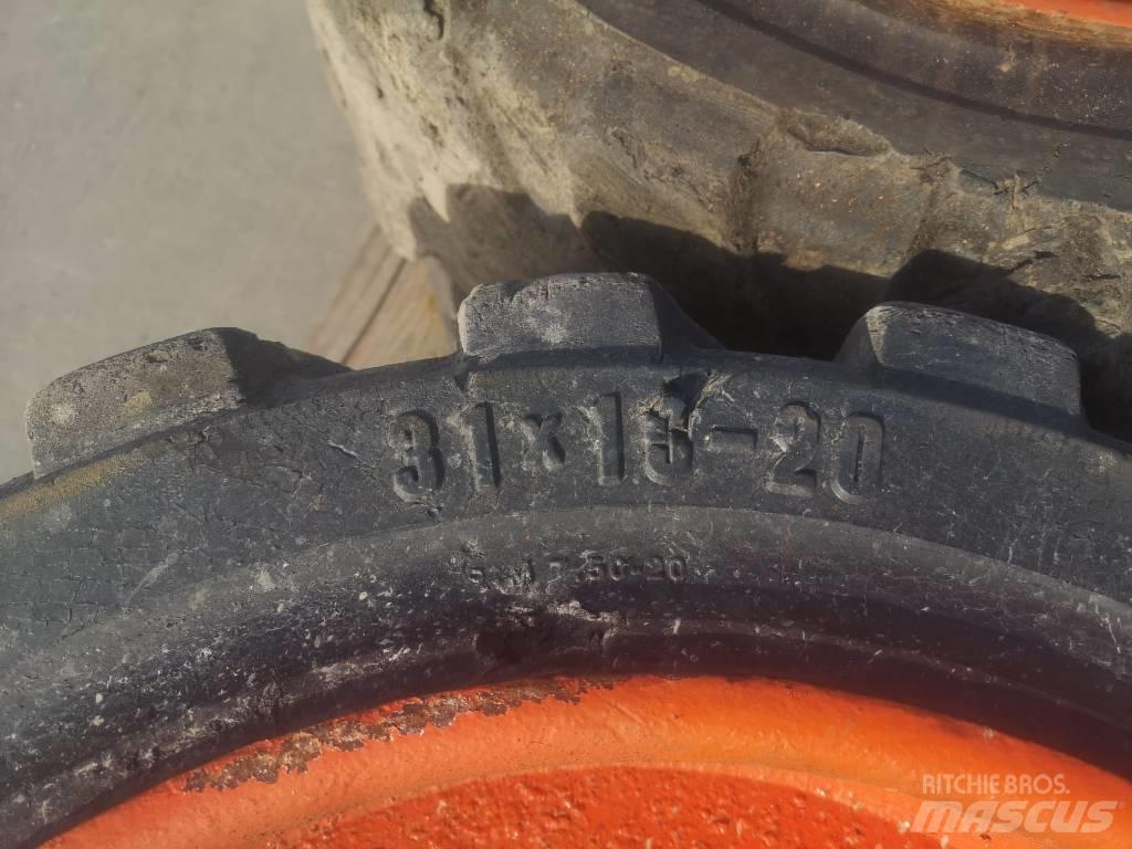 Trelleborg 31x10-20 Шини