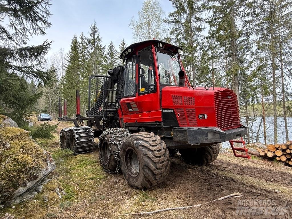 Komatsu 835 Форвардери