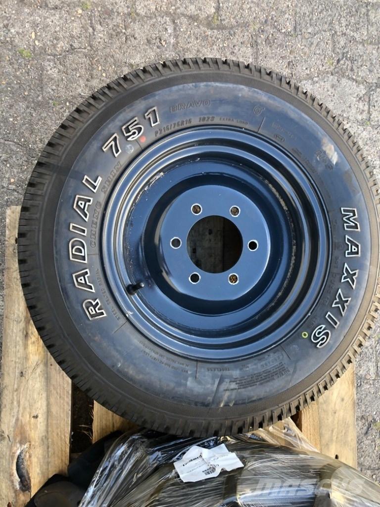  Radial 751 Трактори