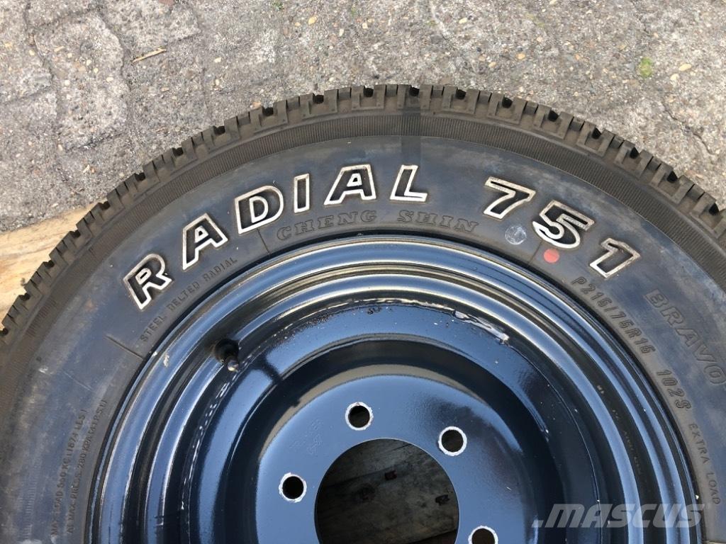  Radial 751 Трактори