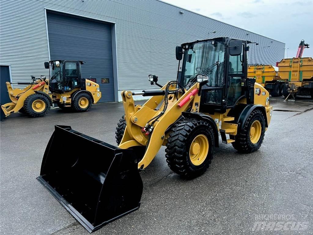 CAT 908 Фронтальні навантажувачі