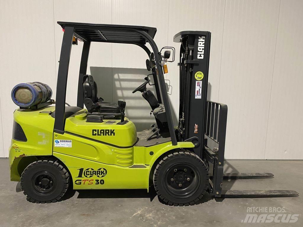 Clark GTS30 Газові навантажувачі