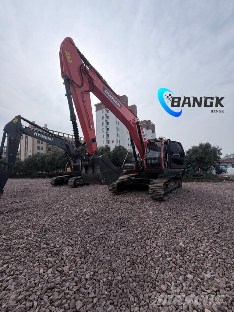 Doosan DX 300 LC Гусеничні екскаватори