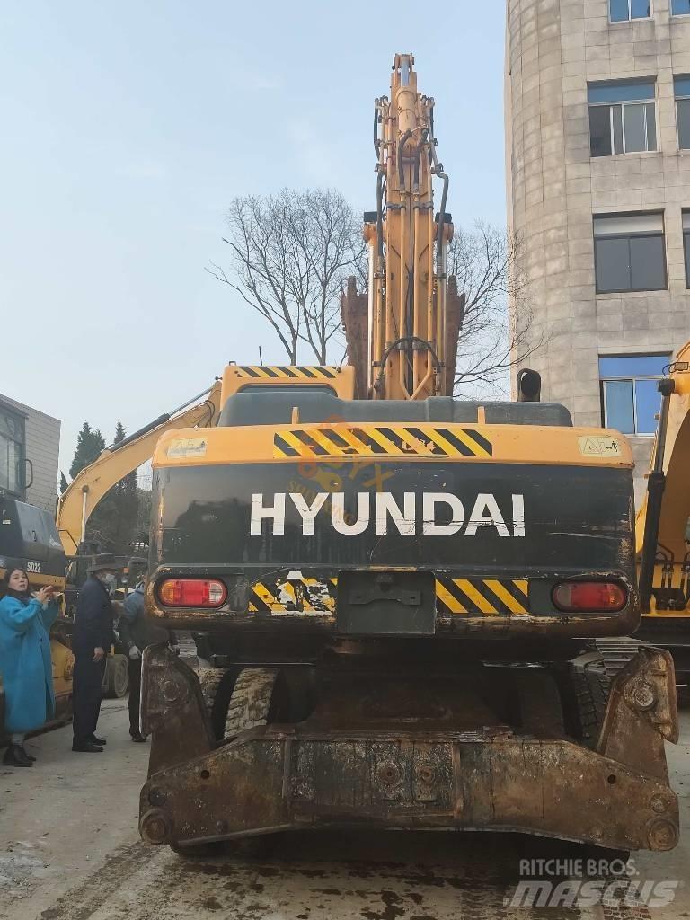 Hyundai 210W-9 Колісні екскаватори