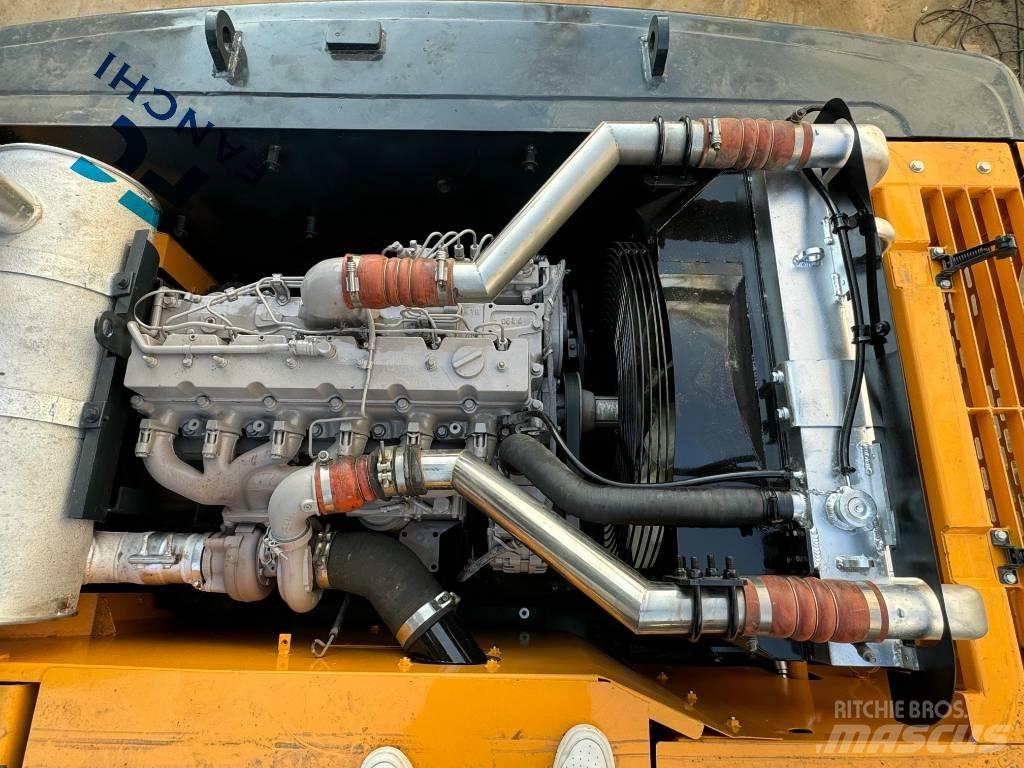 Hyundai 300LC-9S Гусеничні екскаватори