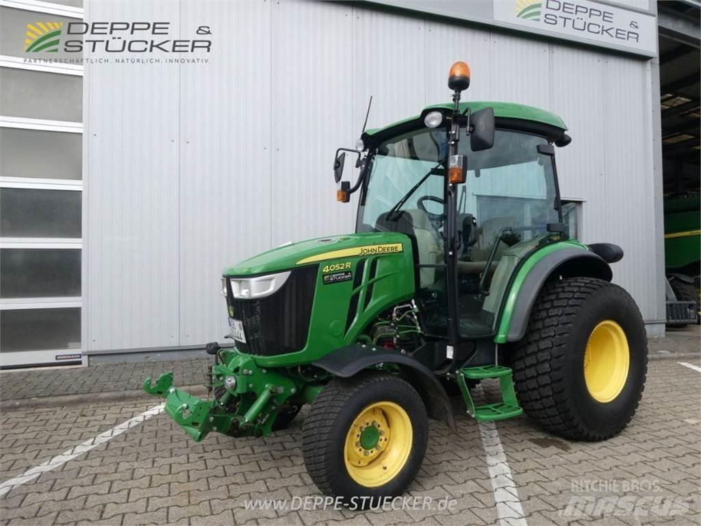John Deere 4052R Трактори