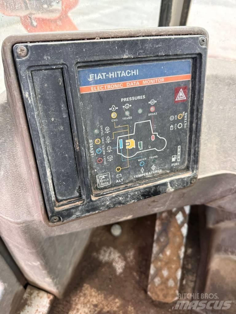 Fiat-Hitachi FR 100 Фронтальні навантажувачі