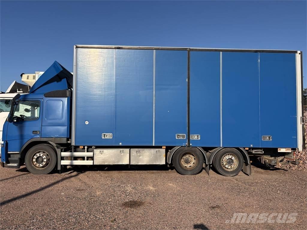 Volvo FM330 6x2 Фургони