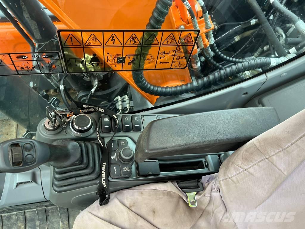 Doosan DX 140 LC Гусеничні екскаватори